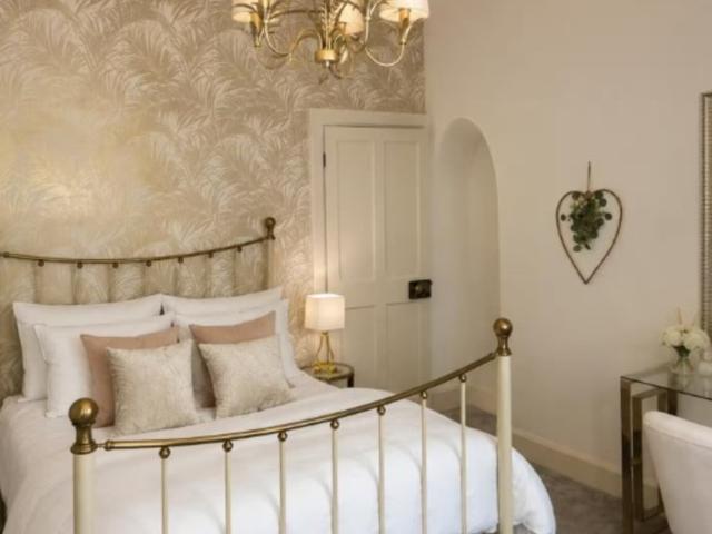 Newcastle | 10-12 Sleeper Vicarage with Hot tub and Tennis Court image
