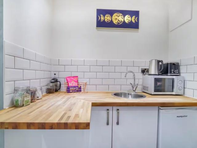 York | 18 Sleeper Stables with Hot Tub image