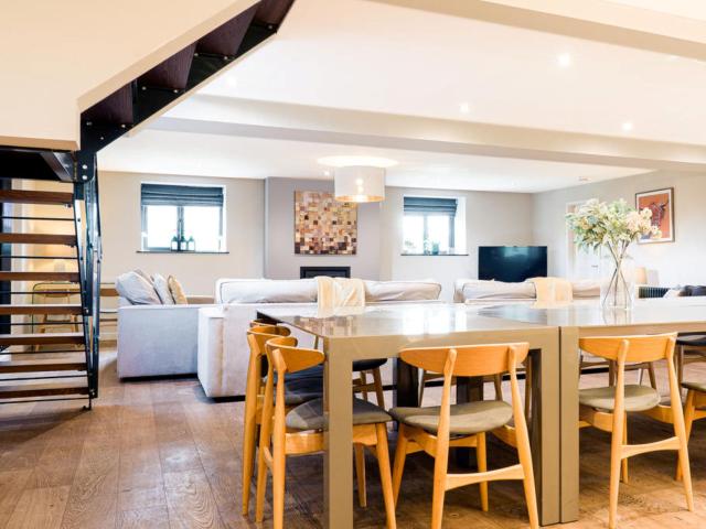 Peak District 18 Sleeper Cottage with Hot Tub image