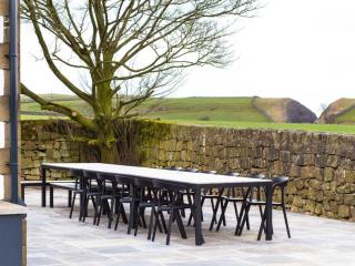 Peak District 18 Sleeper Cottage with Hot Tub thumbnail