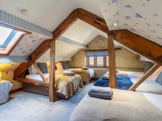Yorkshire | 26 Sleeper Barn with Hot Tub and Sauna thumbnail