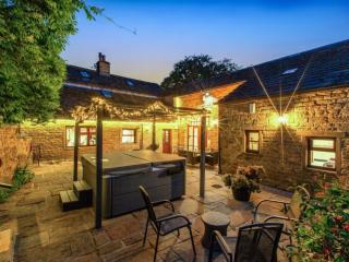 Yorkshire | 26 Sleeper Barn with Hot Tub and Sauna thumbnail