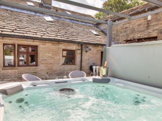 Yorkshire | 26 Sleeper Barn with Hot Tub and Sauna thumbnail
