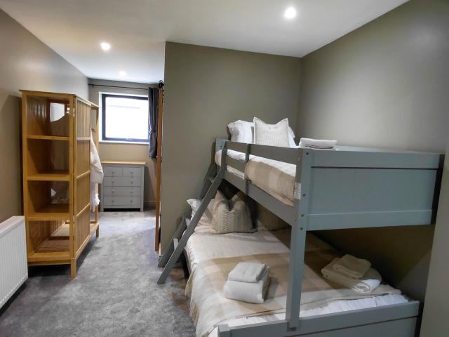 TyneView Estate | The Farmhouse With Hot Tub, Games Room & Bar - Sleeps 18 image