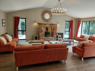 TyneView Estate | The Farmhouse With Hot Tub, Games Room & Bar - Sleeps 18 thumbnail