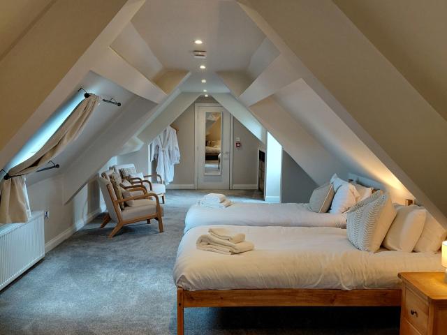TyneView Estate | The Farmhouse With Hot Tub, Games Room & Bar - Sleeps 18 image