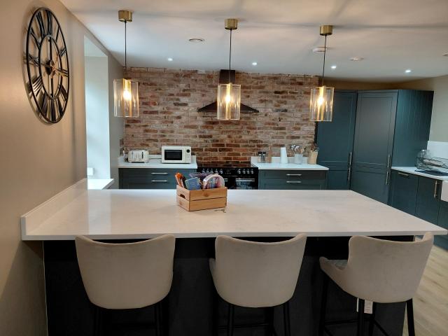 TyneView Estate | The Farmhouse With Hot Tub, Games Room & Bar - Sleeps 18 image