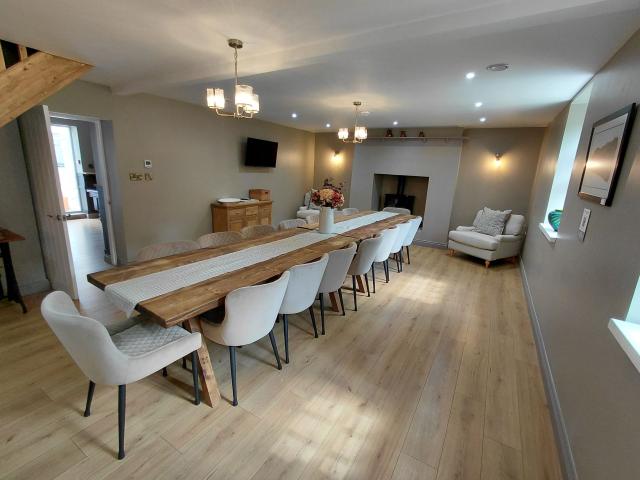 TyneView Estate | The Farmhouse With Hot Tub, Games Room & Bar - Sleeps 18 image