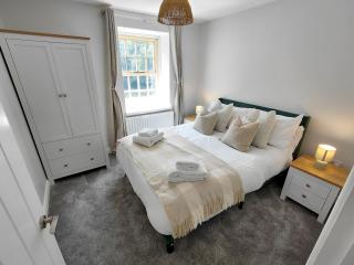 TyneView Estate | The Farmhouse With Hot Tub, Games Room & Bar - Sleeps 18 thumbnail