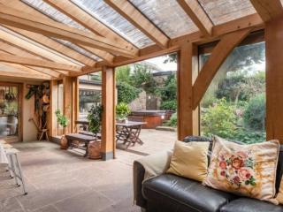 Gloucestershire | Country House and Cottage with Spa Facilities thumbnail