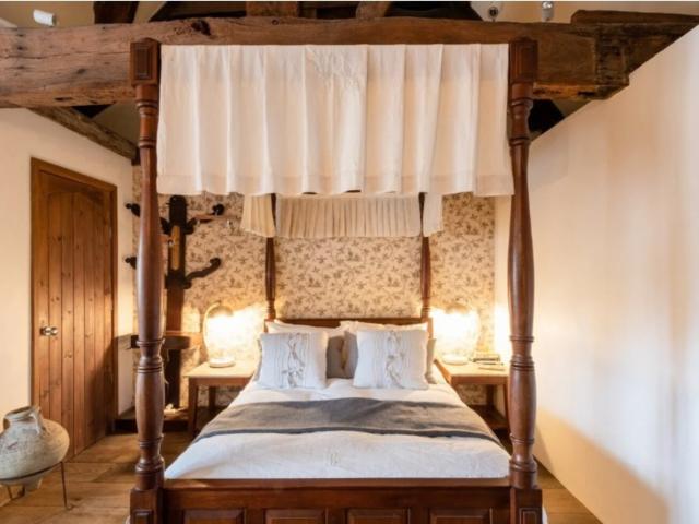 Gloucestershire | Country House and Cottage with Spa Facilities image