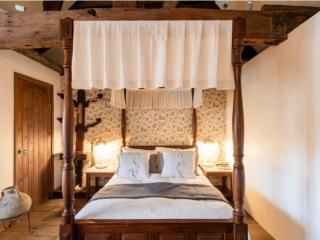 Gloucestershire | Country House and Cottage with Spa Facilities thumbnail
