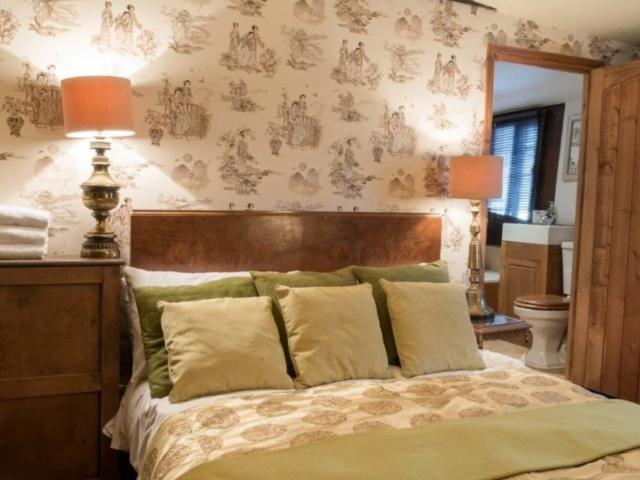Gloucestershire | Country House and Cottage with Spa Facilities image