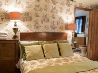 Gloucestershire | Country House and Cottage with Spa Facilities thumbnail