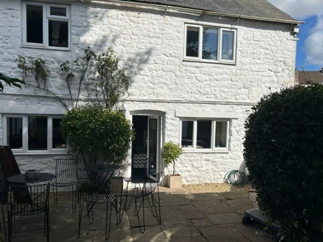 Gloucestershire | Country House and Cottage with Spa Facilities image