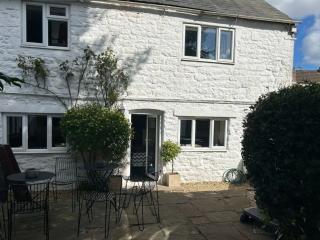 Gloucestershire | Country House and Cottage with Spa Facilities thumbnail