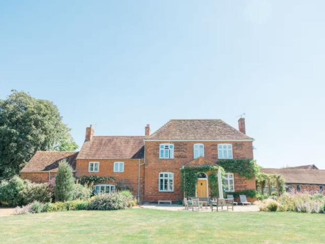 Bedfordshire Farmhouse | Sleeps 12 image