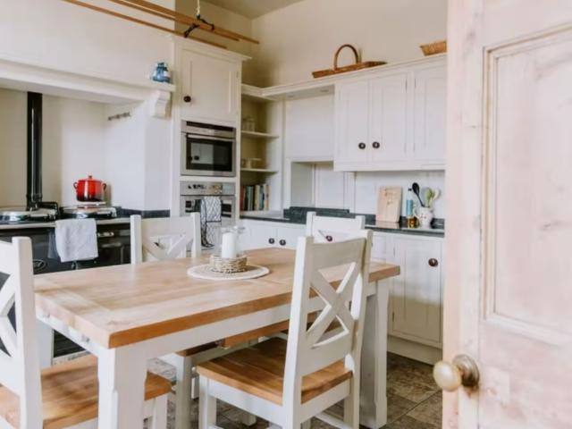 Bedfordshire Farmhouse | Sleeps 12 image