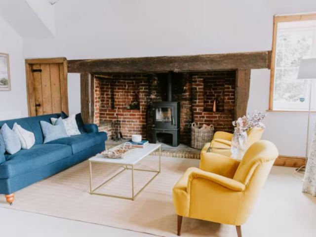 Bedfordshire Farmhouse | Sleeps 12 image