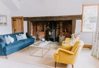 Bedfordshire Farmhouse | Sleeps 12