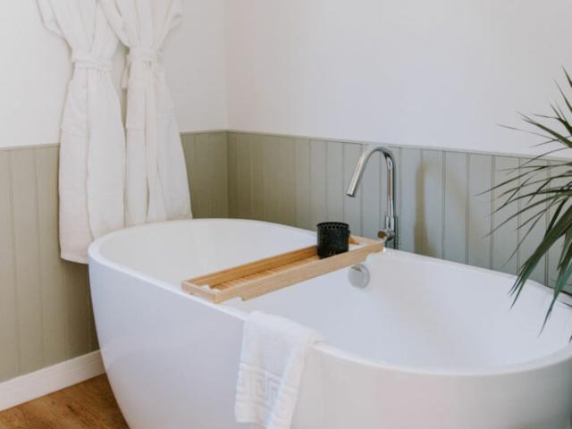 Bedfordshire Cabins with Hot Tub | Sleeps 15 image