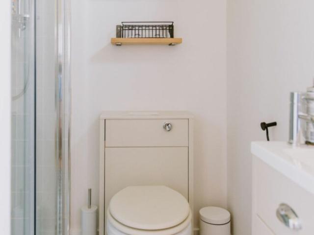 Bedfordshire Cabins with Hot Tub | Sleeps 15 image