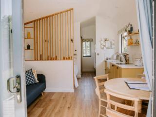 Bedfordshire Cabins with Hot Tub | Sleeps 15 thumbnail
