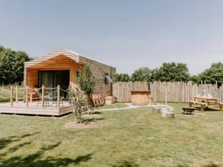 Bedfordshire Cabins with Hot Tub | Sleeps 15 thumbnail