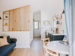 Bedfordshire Cabins with Hot Tub | Sleeps 15 thumbnail