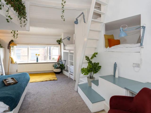 Manchester | Iconic Townhouse Sleeps 22 image