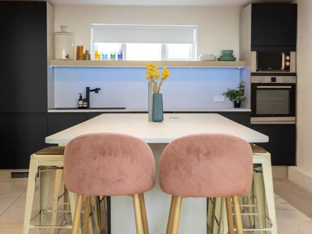 Manchester | Iconic Townhouse Sleeps 22 image