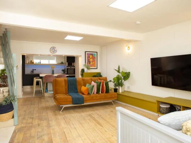 Manchester | Iconic Townhouse Sleeps 22 image
