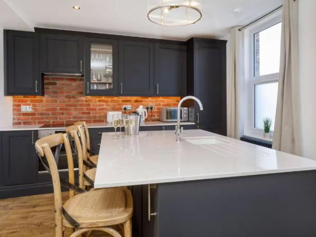 Walpole House | Sleeps 12 image