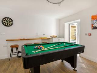 Walpole House | Sleeps 12 thumbnail