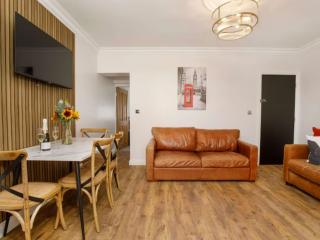 Walpole House | Sleeps 12 thumbnail