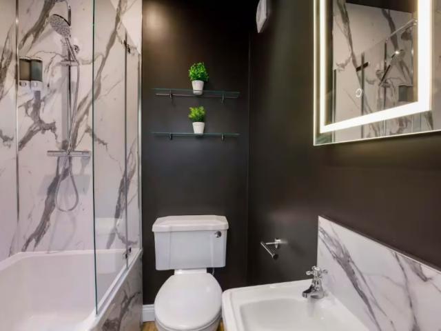 Walpole House | Sleeps 12 image
