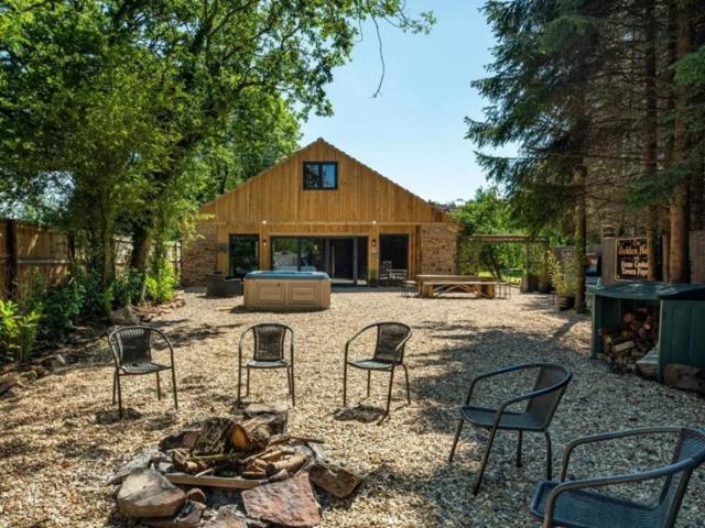 The Barn | Sleeping 20 image