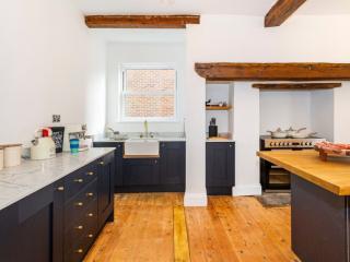 Yorkshire Farmhouse with Hot Tub | Sleeps 10 thumbnail