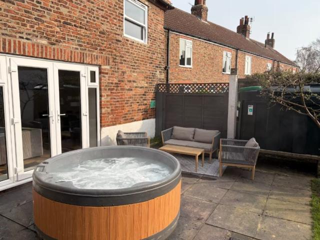 Yorkshire Farmhouse with Hot Tub | Sleeps 10 image