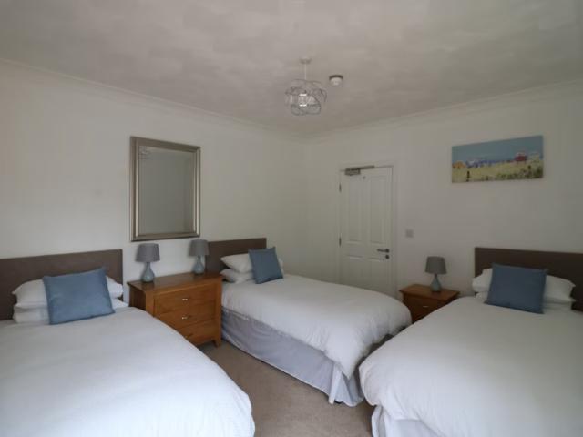 14 Sleeper, 5 Bedroom House image