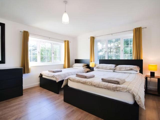 Hot Tub House | Sleeps 18 image