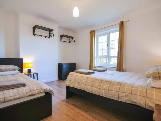 Hot Tub House | Sleeps 18 image