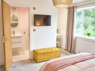 Prestwich House | Sleeps 12 with Hot Tub thumbnail