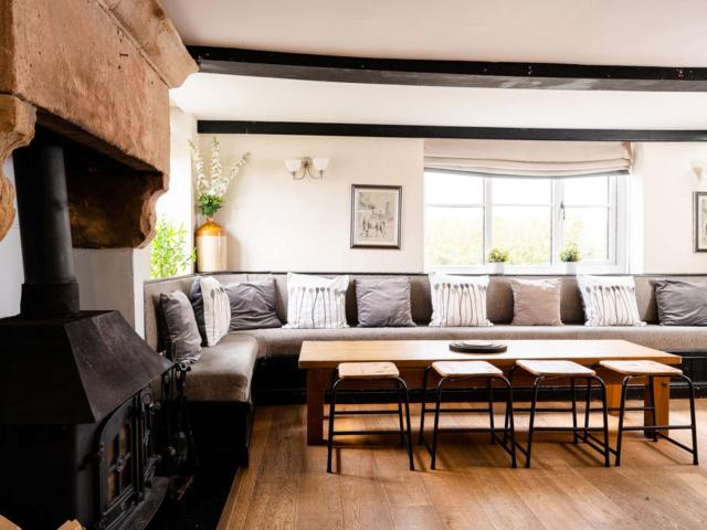 Peak District 34 Sleeper House with Bar image