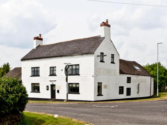 Peak District 34 Sleeper House with Bar image