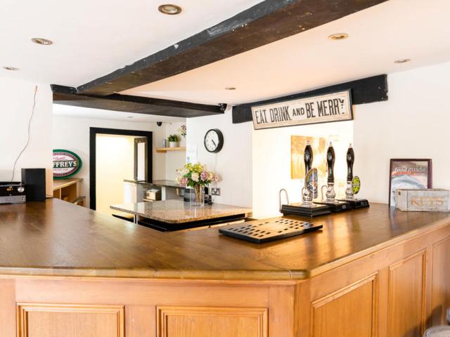 Peak District 34 Sleeper House with Bar image