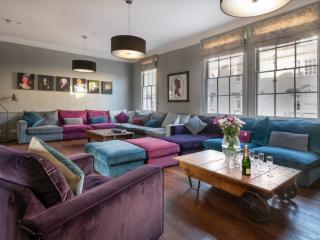 Bath Townhouse - Sleeps 14 people thumbnail