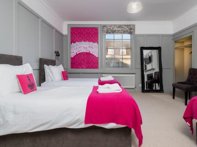 Bath Townhouse - Sleeps 14 people image