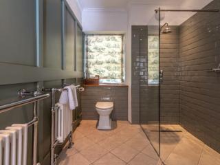 Bath Townhouse - Sleeps 14 people thumbnail