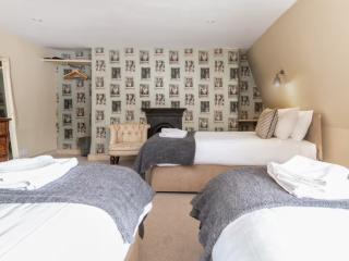 Bath Townhouse - Sleeps 14 people thumbnail
